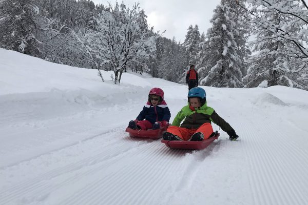 1608201002-1994159990