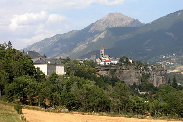 Embrun_(Alpes_(Hautes))_001