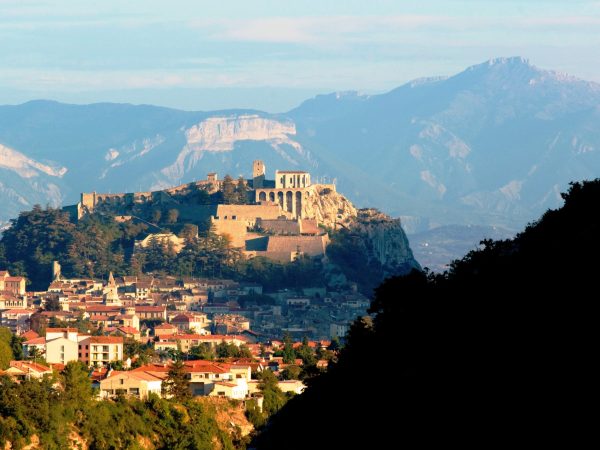vue_sur_sisteron_1_cautrement_dit_communication